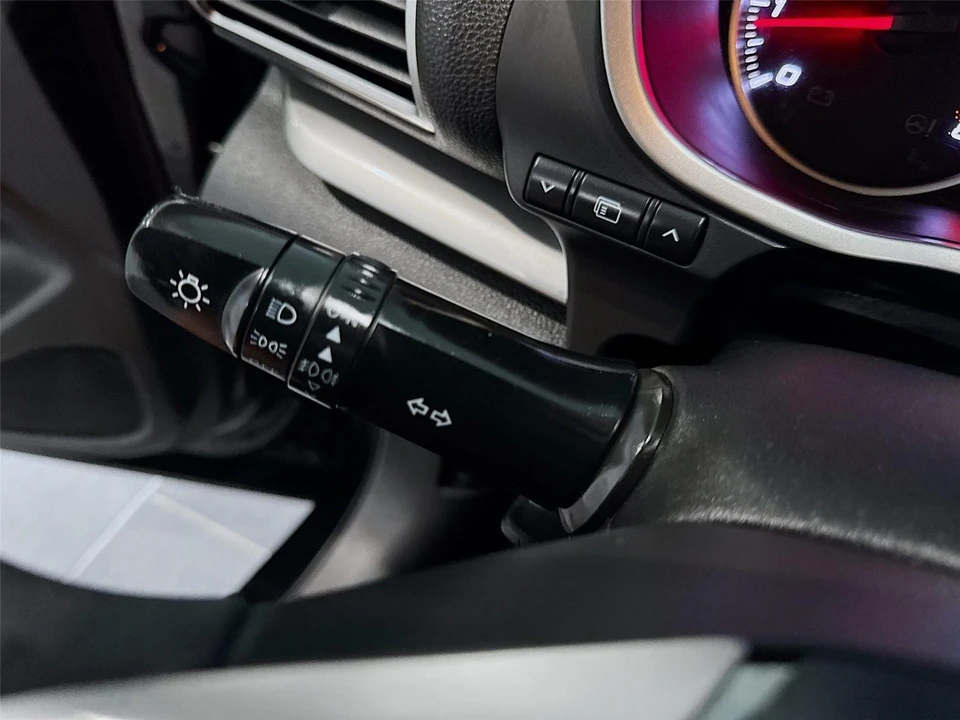 2018 Mitsubishi Eclipse Cross - Image 5 of 31