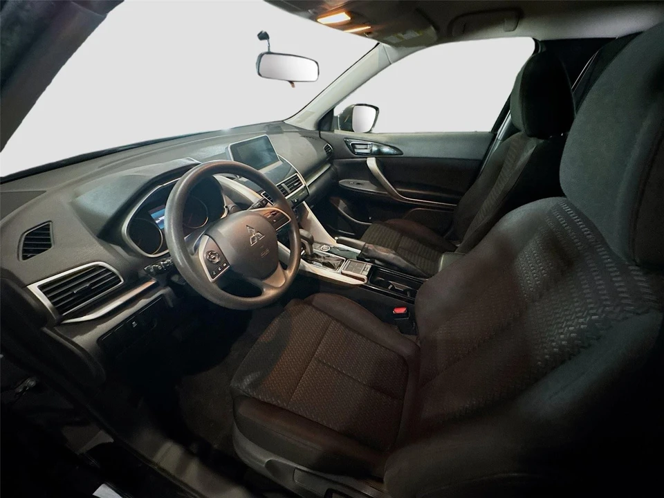2018 Mitsubishi Eclipse Cross - Image 11 of 15
