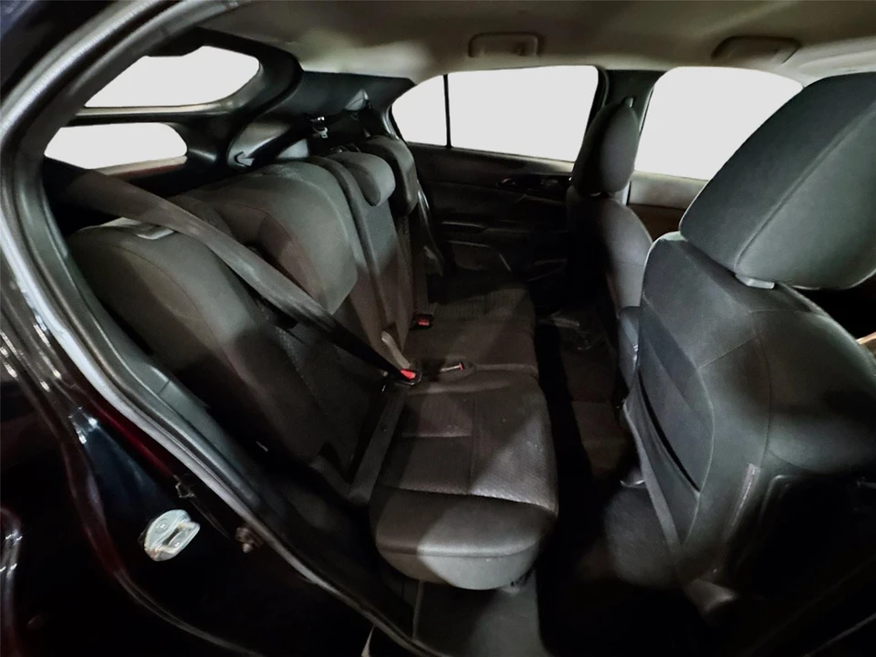 2018 Mitsubishi Eclipse Cross - Image 17 of 31