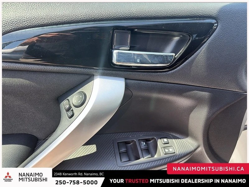 2018 Mitsubishi Eclipse Cross - Image 12 of 19