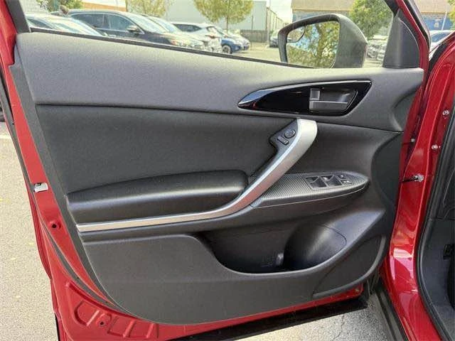 2018 Mitsubishi Eclipse Cross - Image 9 of 20