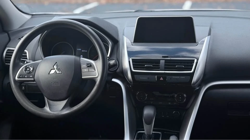 2018 Mitsubishi Eclipse Cross - Image 11 of 16