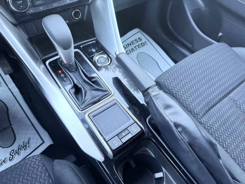 2018 Mitsubishi Eclipse Cross - Image 16 of 20