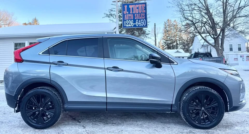 2018 Mitsubishi Eclipse Cross - Image 2 of 20