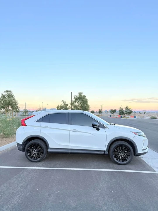 2018 Mitsubishi Eclipse Cross - Image 2 of 14