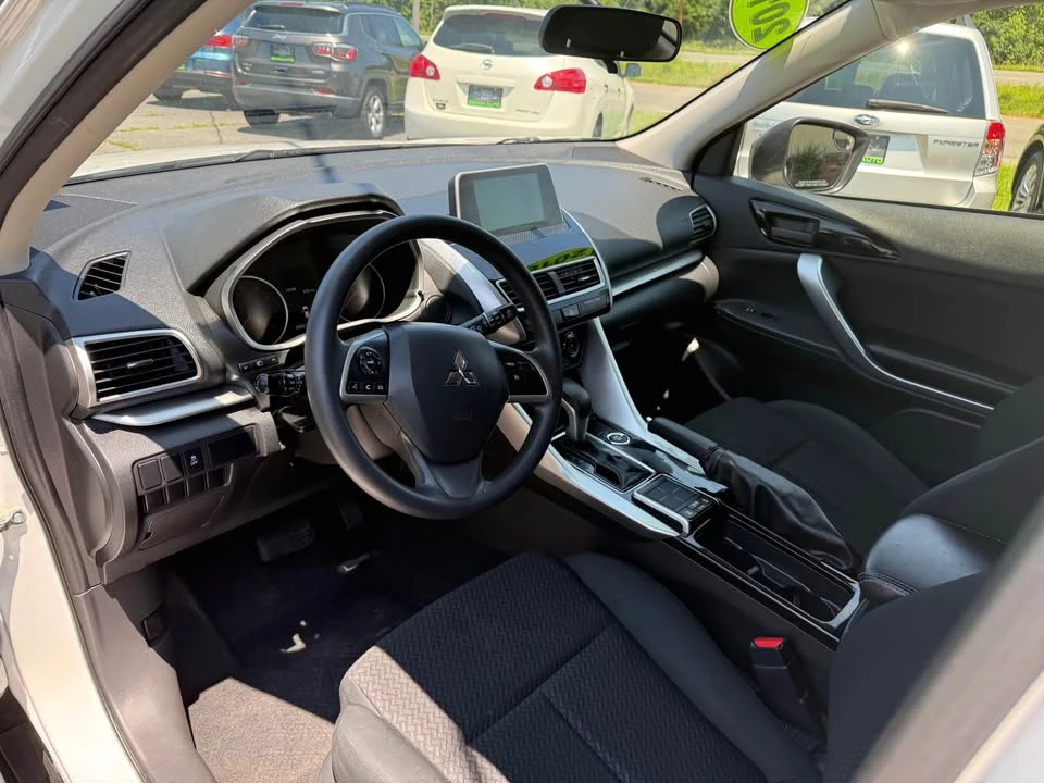 2018 Mitsubishi Eclipse Cross - Image 9 of 20