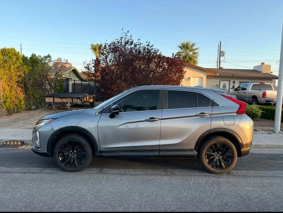 2018 Mitsubishi Eclipse Cross - Image 2 of 14