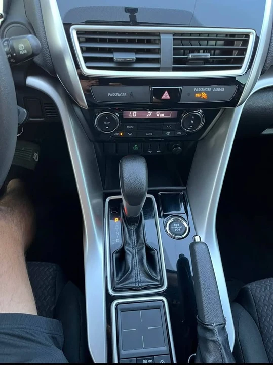 2018 Mitsubishi Eclipse Cross - Image 11 of 14