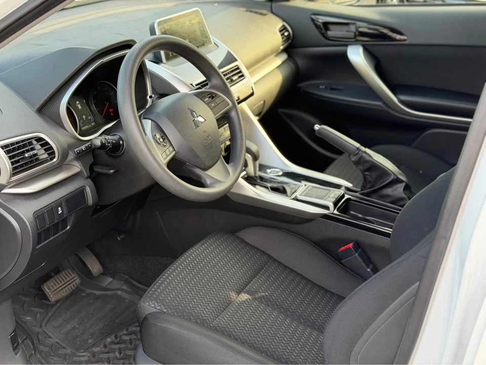 2018 Mitsubishi Eclipse Cross - Image 9 of 14