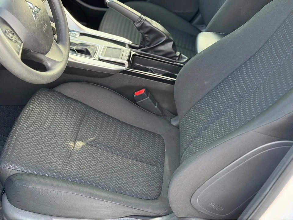 2018 Mitsubishi Eclipse Cross - Image 10 of 14