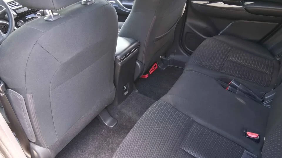 2018 Mitsubishi Eclipse Cross - Image 9 of 15