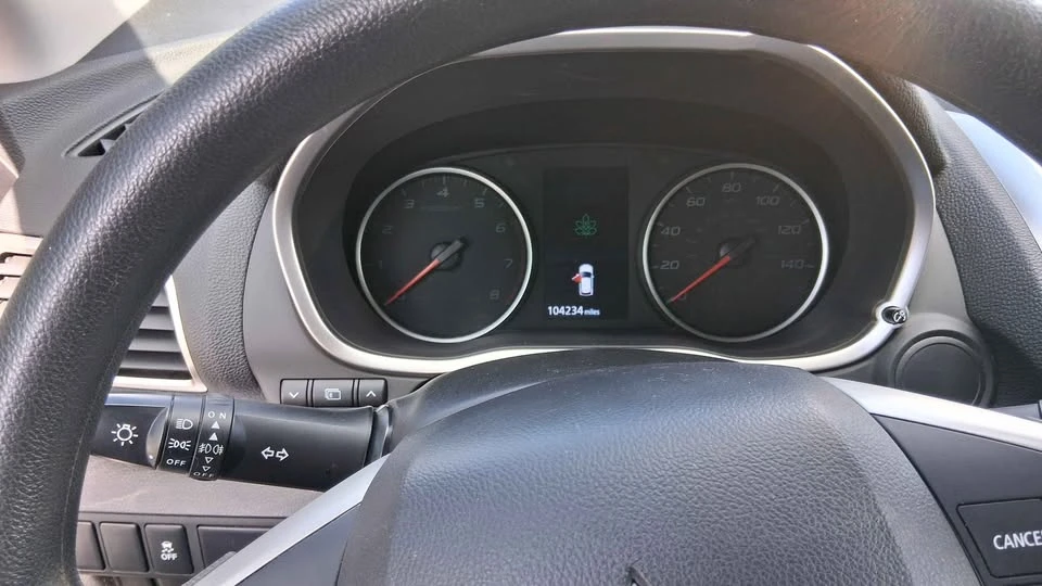 2018 Mitsubishi Eclipse Cross - Image 7 of 15