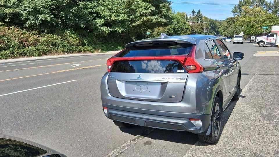 2018 Mitsubishi Eclipse Cross - Image 3 of 15