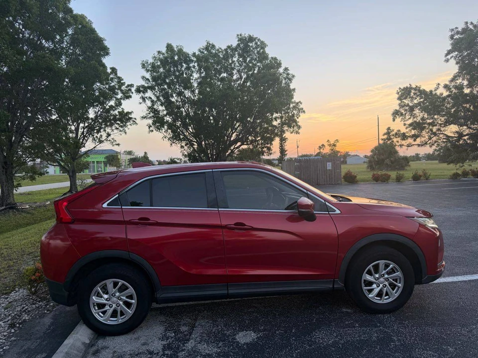 2018 Mitsubishi Eclipse Cross - Image 3 of 12