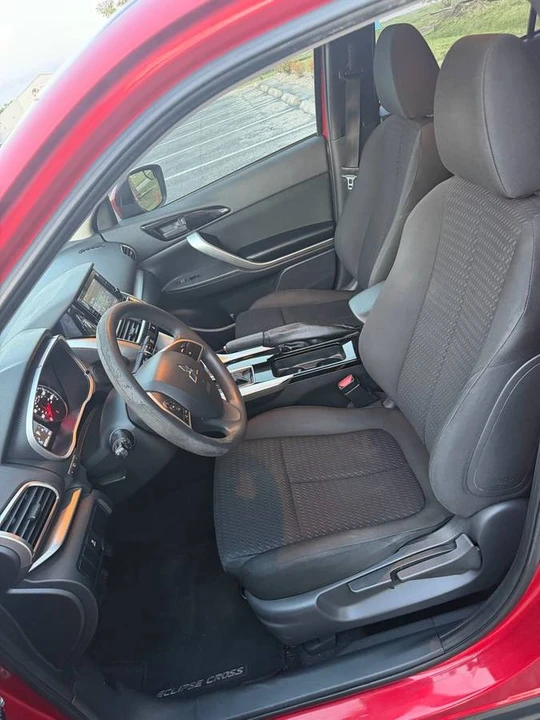 2018 Mitsubishi Eclipse Cross - Image 7 of 12