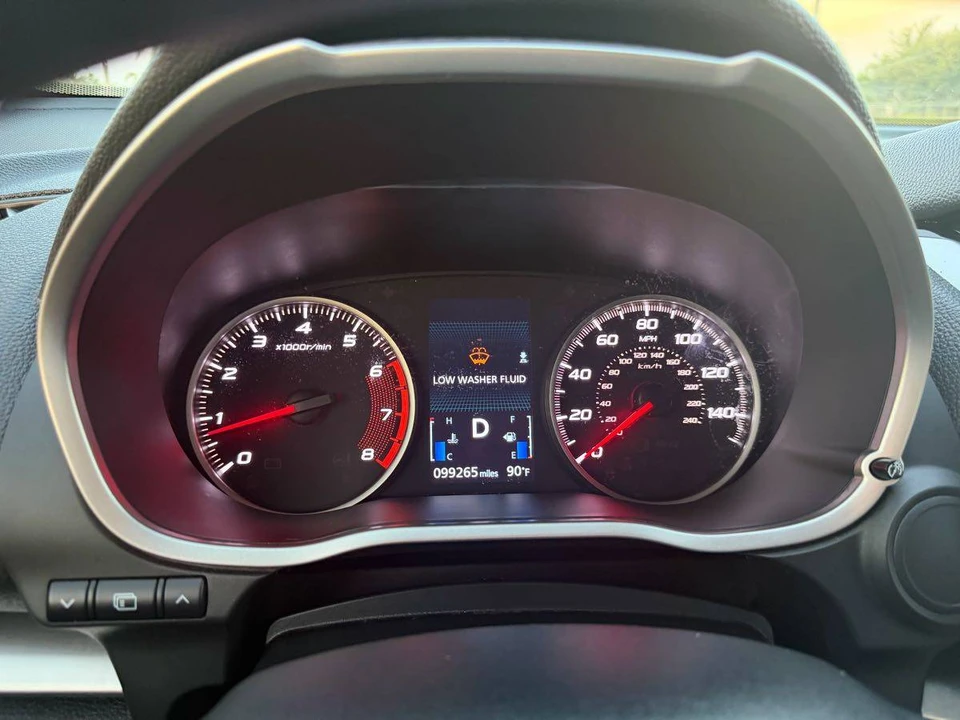 2018 Mitsubishi Eclipse Cross - Image 5 of 12