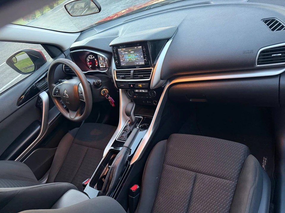 2018 Mitsubishi Eclipse Cross - Image 9 of 12