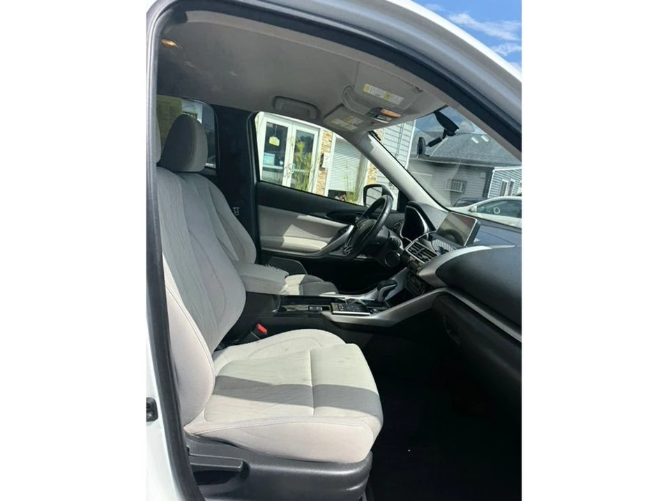 2018 Mitsubishi Eclipse Cross - Image 15 of 20