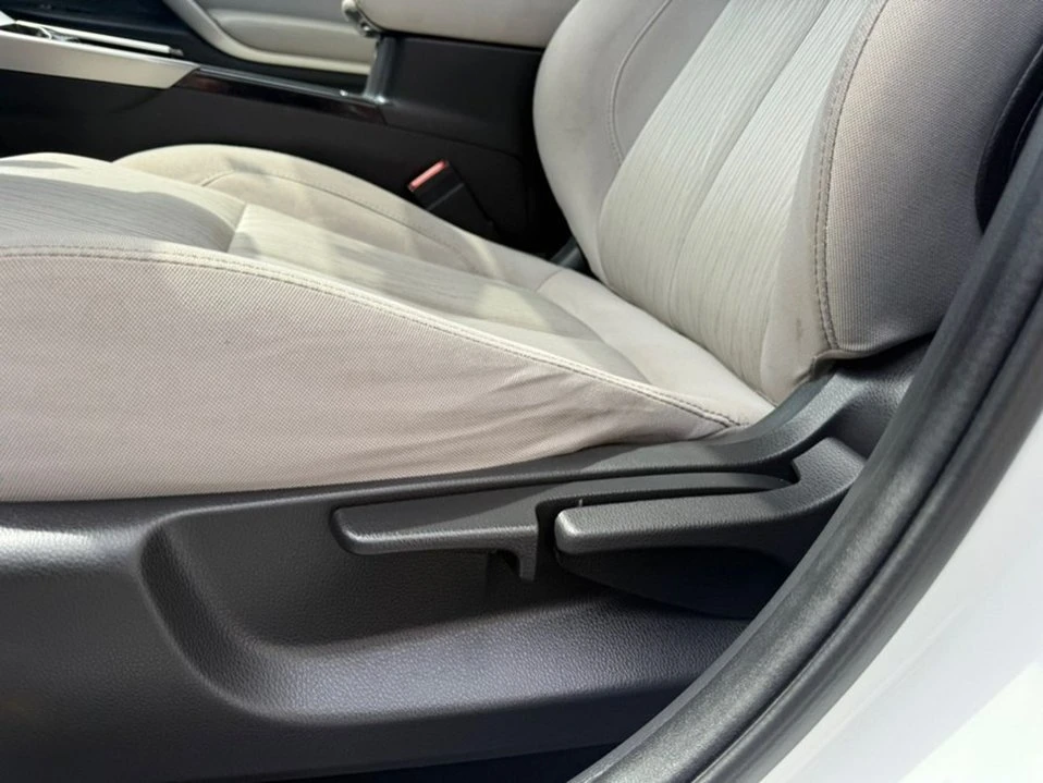 2018 Mitsubishi Eclipse Cross - Image 7 of 20