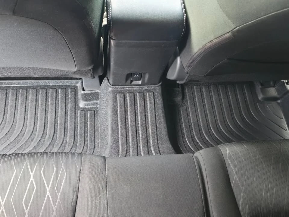 2018 Mitsubishi Eclipse Cross - Image 9 of 12