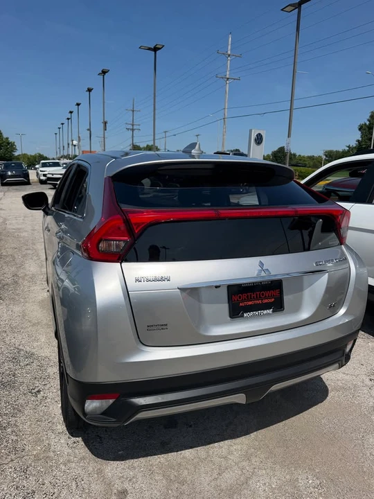 2018 Mitsubishi Eclipse Cross - Image 2 of 15
