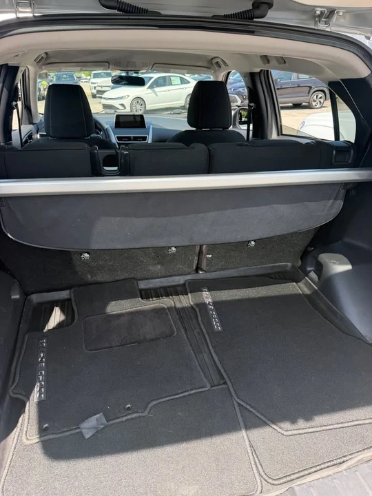 2018 Mitsubishi Eclipse Cross - Image 8 of 15