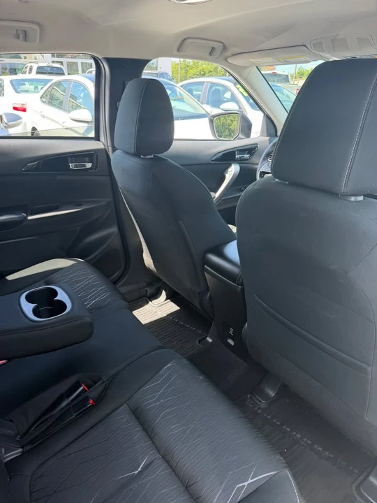 2018 Mitsubishi Eclipse Cross - Image 7 of 15