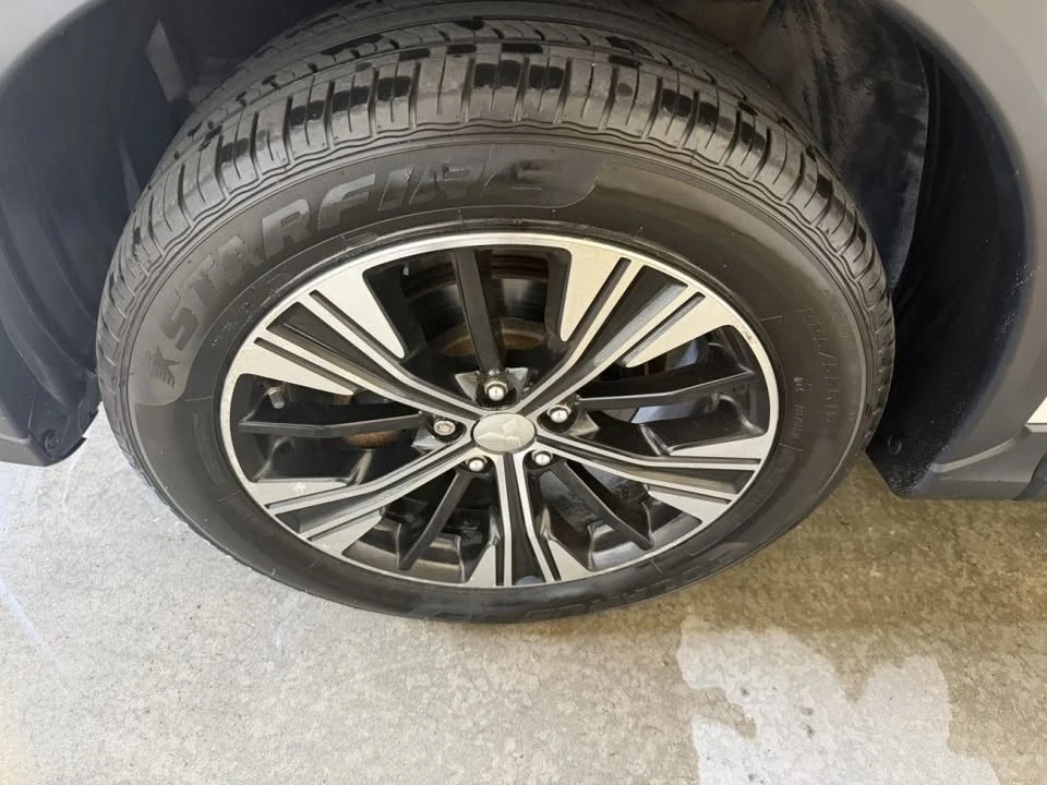 2018 Mitsubishi Eclipse Cross - Image 10 of 20