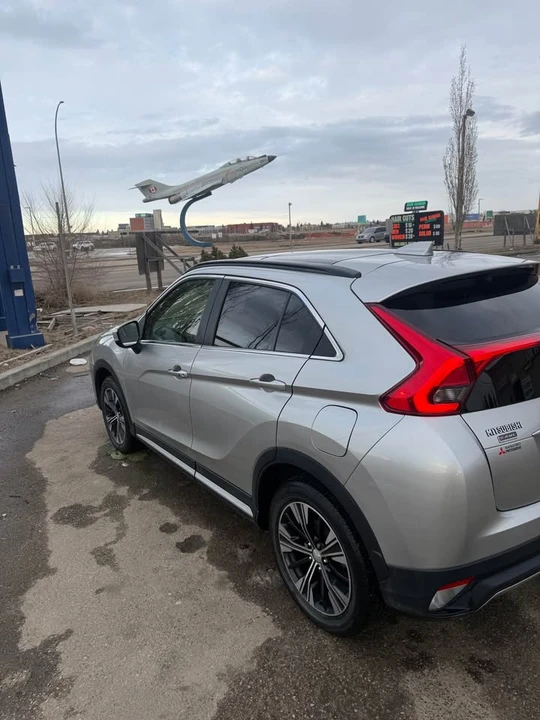 2018 Mitsubishi Eclipse Cross - Image 3 of 6