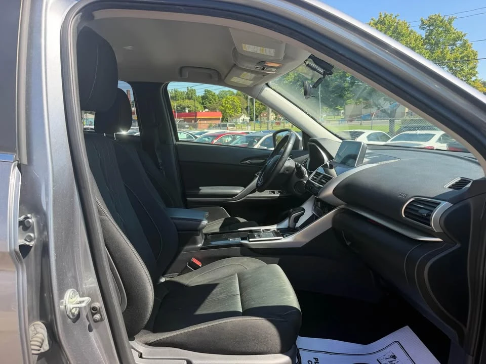 2018 Mitsubishi Eclipse Cross - Image 11 of 19