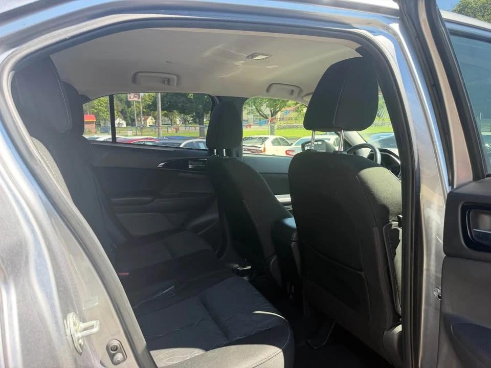 2018 Mitsubishi Eclipse Cross - Image 13 of 19