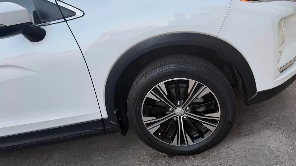 2018 Mitsubishi Eclipse Cross - Image 6 of 13