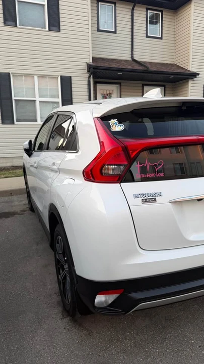 2018 Mitsubishi Eclipse Cross - Image 2 of 13