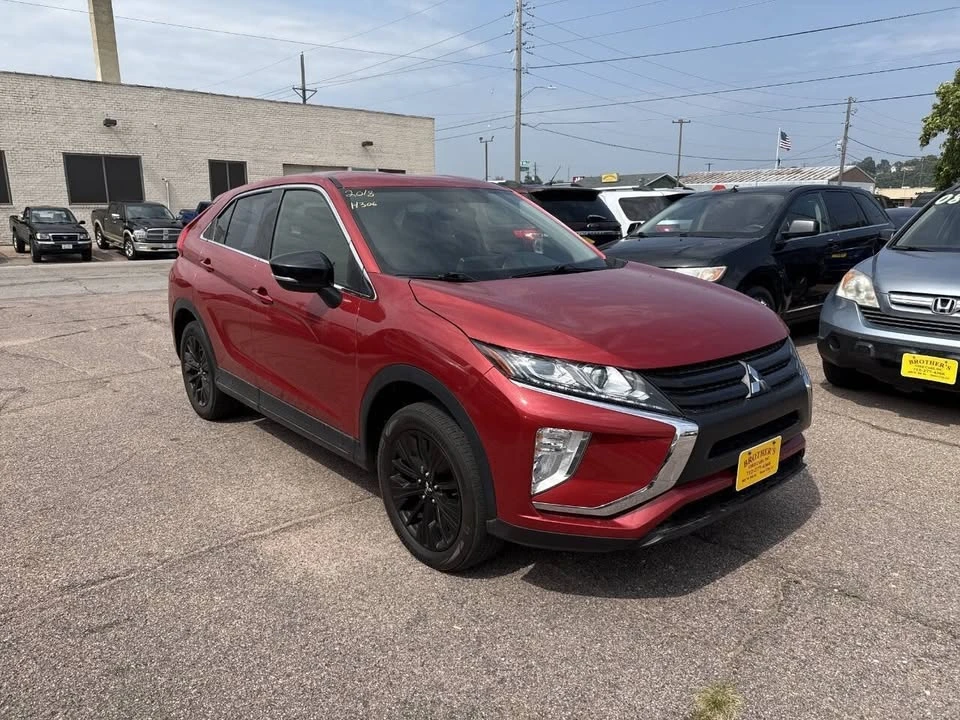 2018 Mitsubishi Eclipse Cross - Image 2 of 20