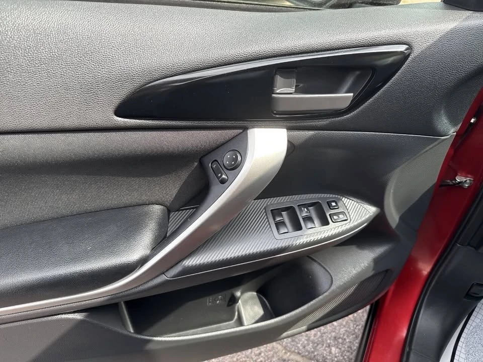2018 Mitsubishi Eclipse Cross - Image 7 of 20