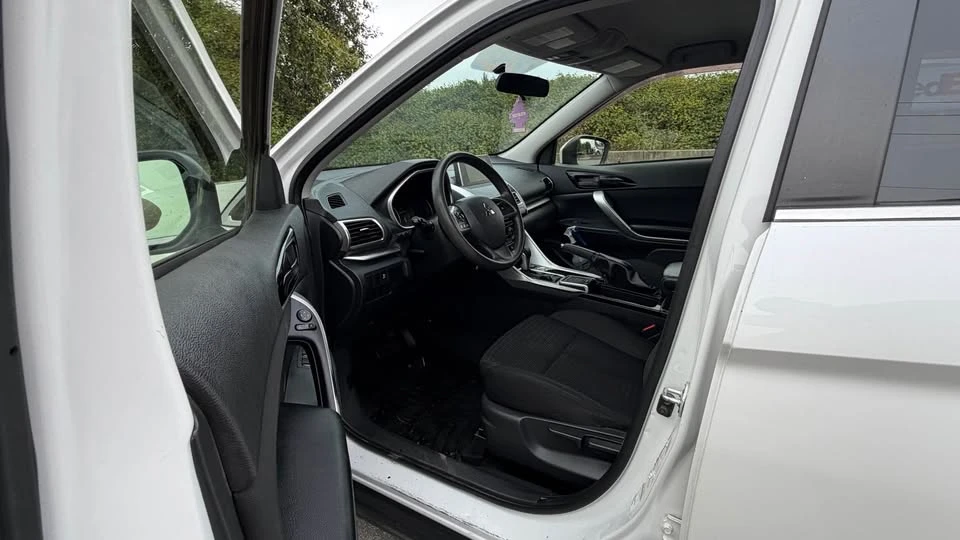 2018 Mitsubishi Eclipse Cross - Image 11 of 18