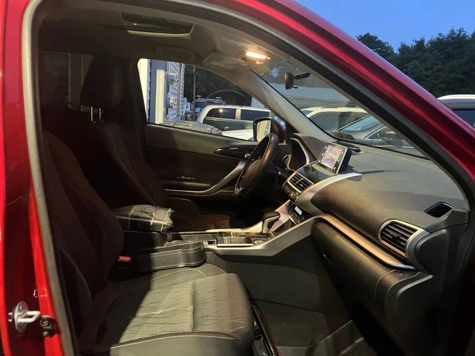 2018 Mitsubishi Eclipse Cross - Image 3 of 6