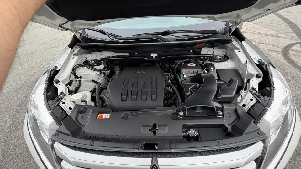2018 Mitsubishi Eclipse Cross - Image 15 of 18