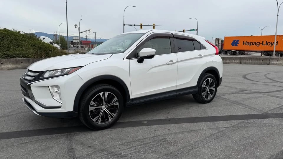 2018 Mitsubishi Eclipse Cross - Image 2 of 18