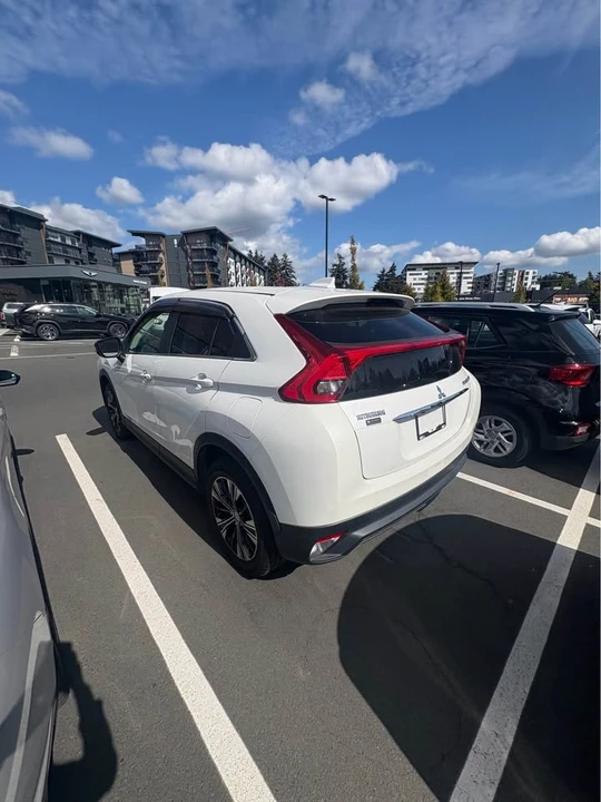 2018 Mitsubishi Eclipse Cross - Image 2 of 4