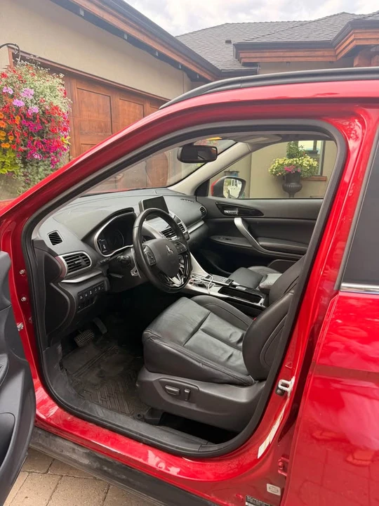 2018 Mitsubishi Eclipse Cross - Image 2 of 9