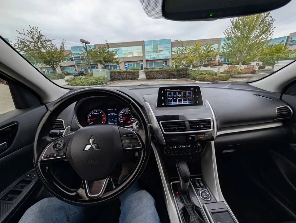 2018 Mitsubishi Eclipse Cross - Image 18 of 18