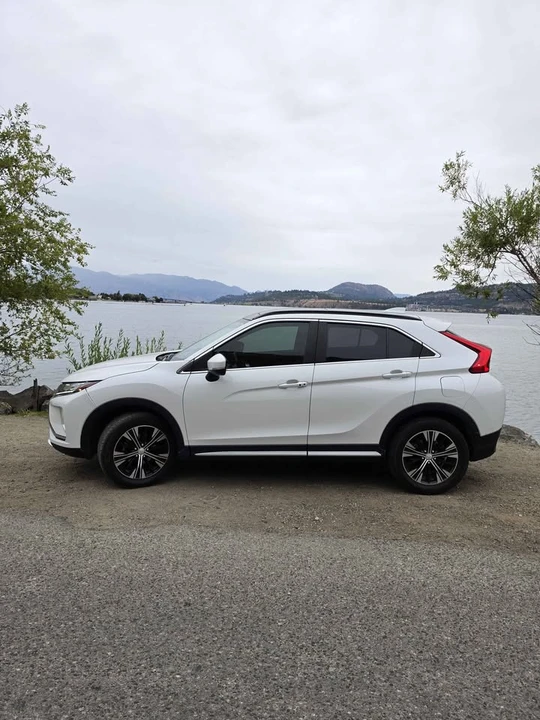 2018 Mitsubishi Eclipse Cross - Image 3 of 10