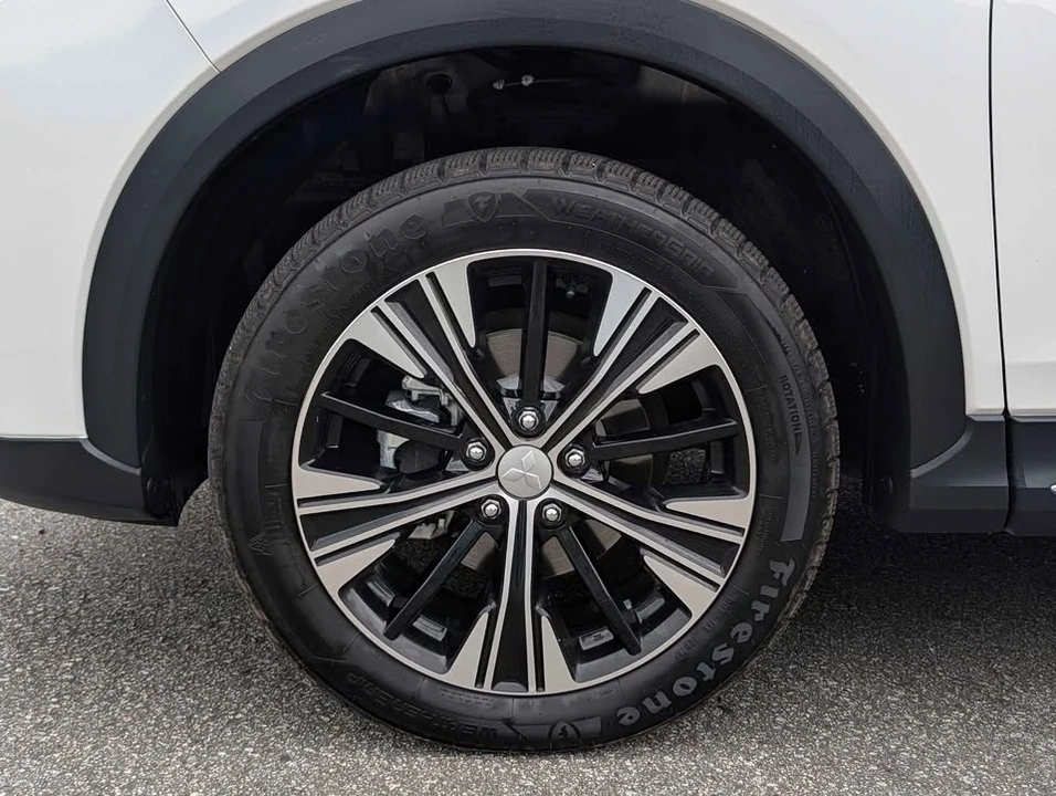 2018 Mitsubishi Eclipse Cross - Image 11 of 18