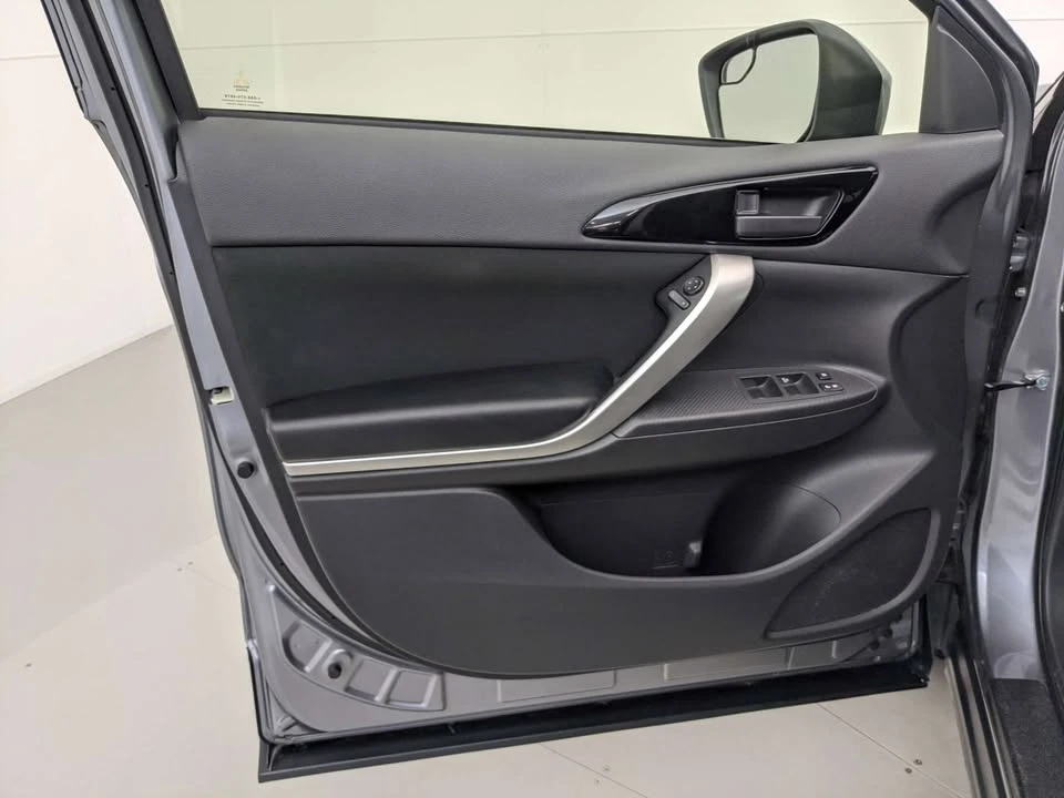 2018 Mitsubishi Eclipse Cross - Image 13 of 20