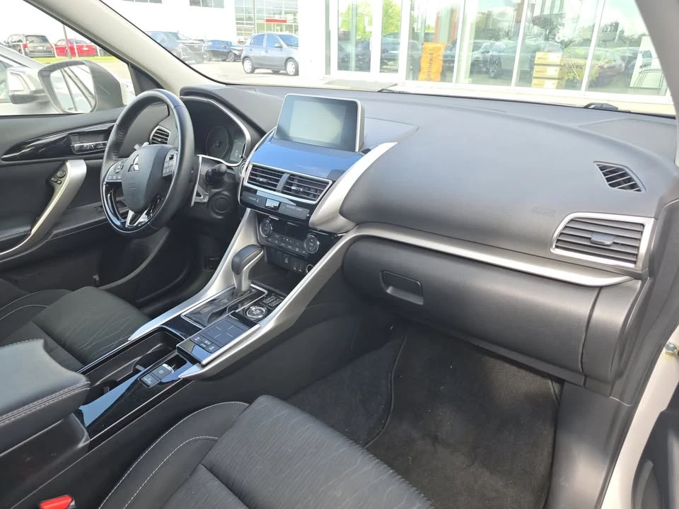 2018 Mitsubishi Eclipse Cross - Image 2 of 8