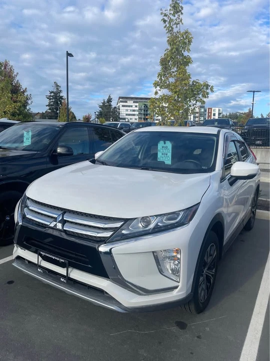 2018 Mitsubishi Eclipse Cross - Image 3 of 8