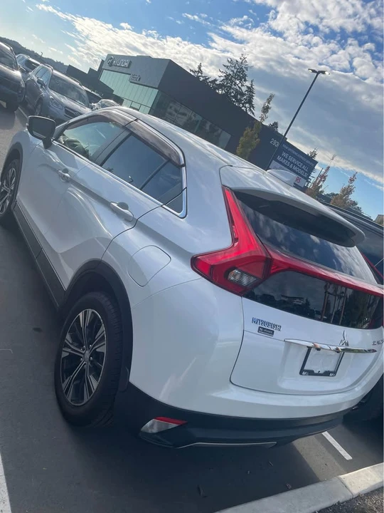 2018 Mitsubishi Eclipse Cross - Image 4 of 8