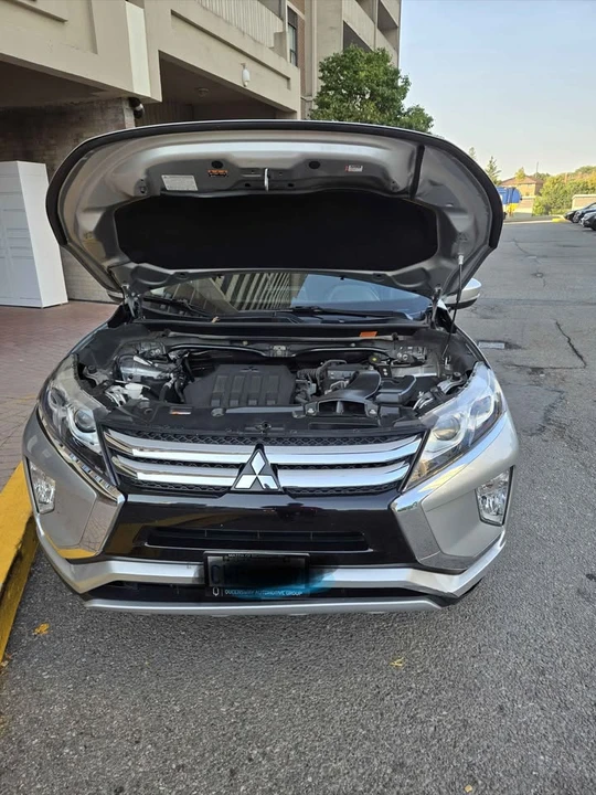 2018 Mitsubishi Eclipse Cross - Image 2 of 13