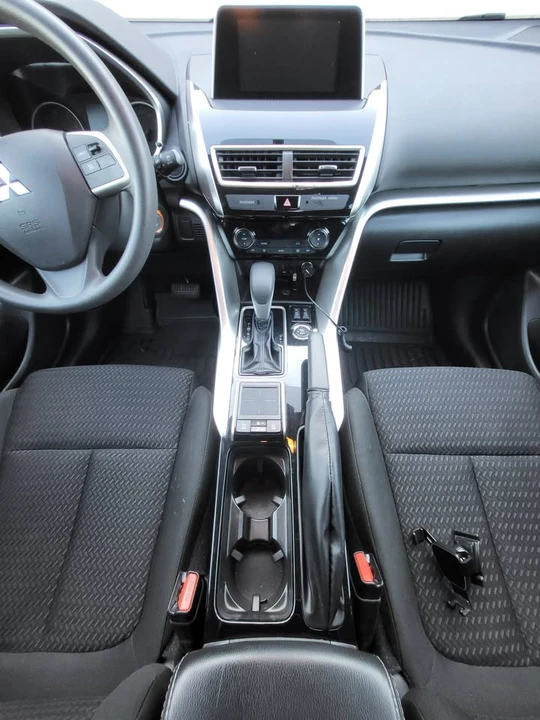 2018 Mitsubishi Eclipse Cross - Image 3 of 9